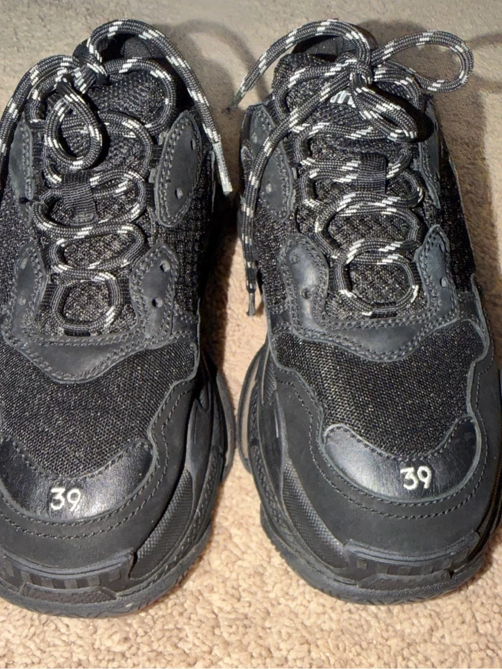 Unisex Balenciaga Triple S Sneaker Triple Black                 M-6 W-8